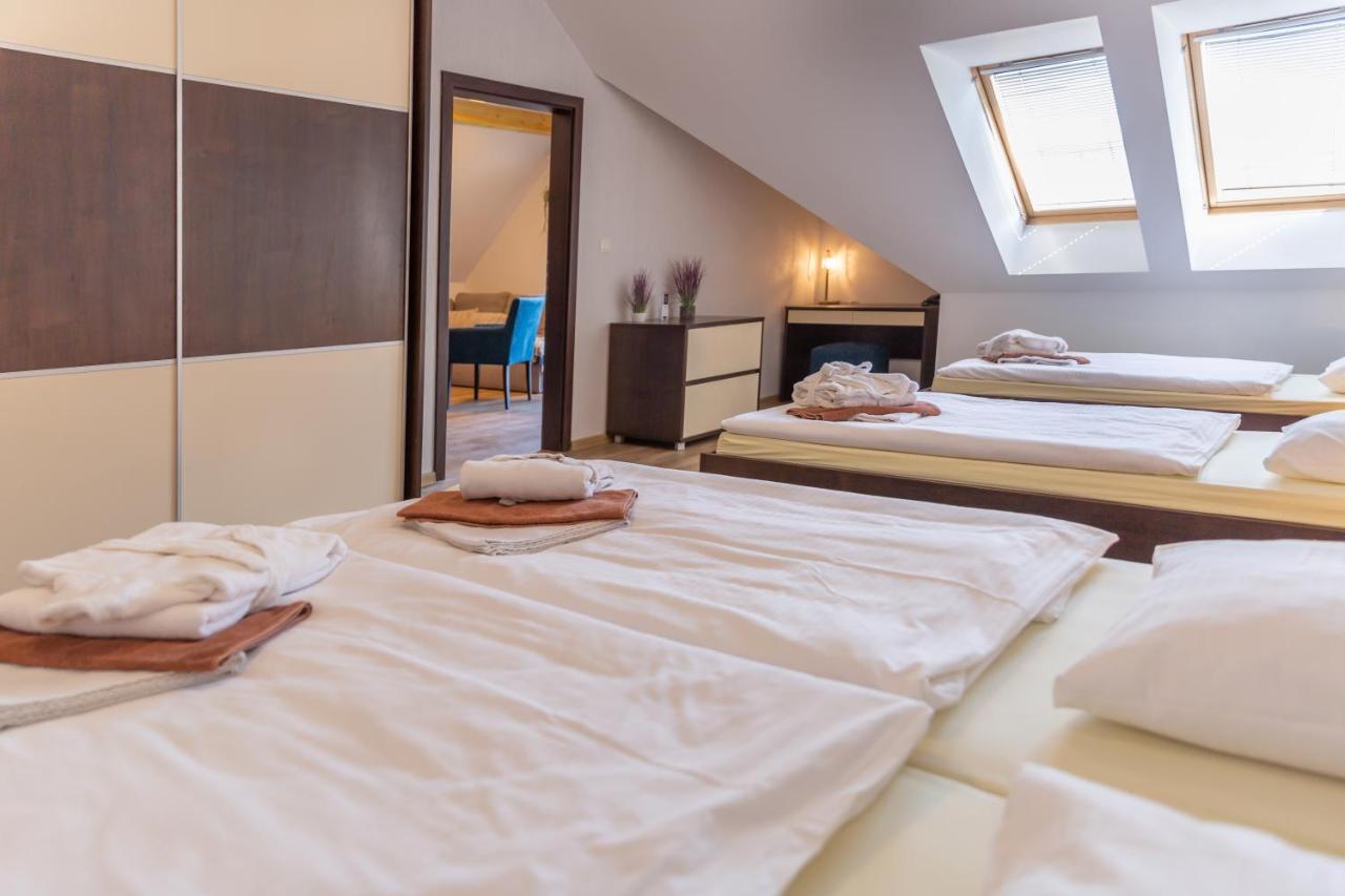Apartman Aqua Bešeňová Exteriör bild